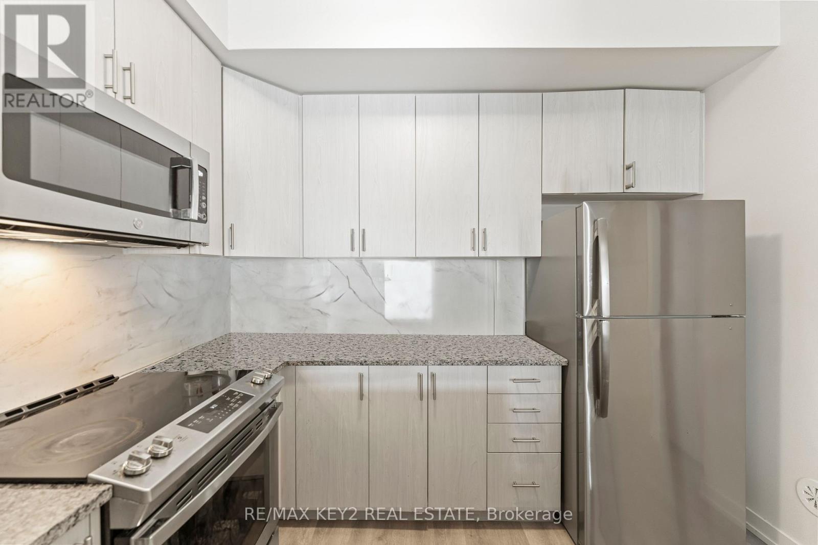 107 - 2550 Castlegate Crossing, Pickering (Duffin Heights), Ontario  L1X 0H6 - Photo 5 - E12734872