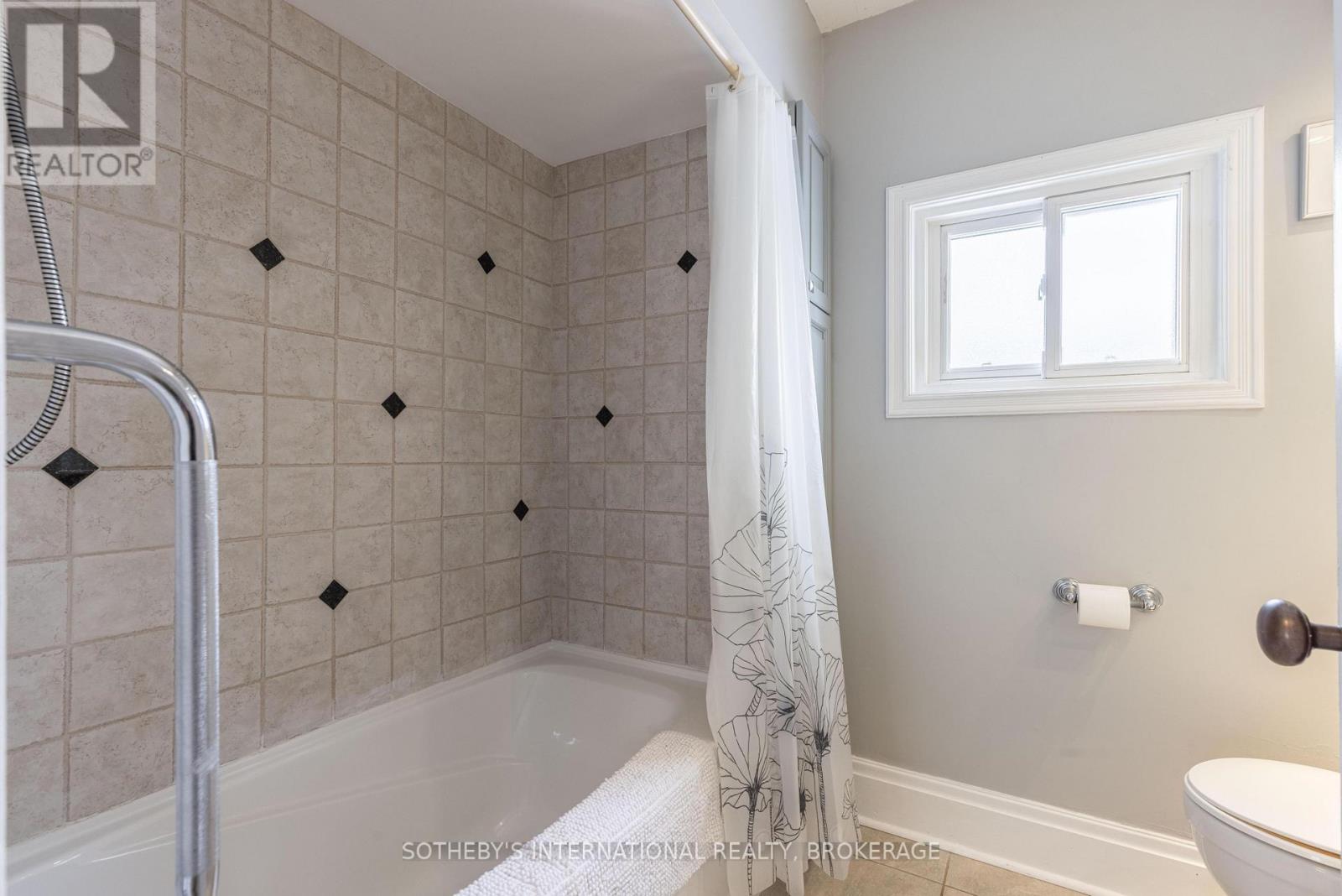 18 Dexter Street, St. Catharines, Ontario  L2S 2L6 - Photo 24 - X12778536