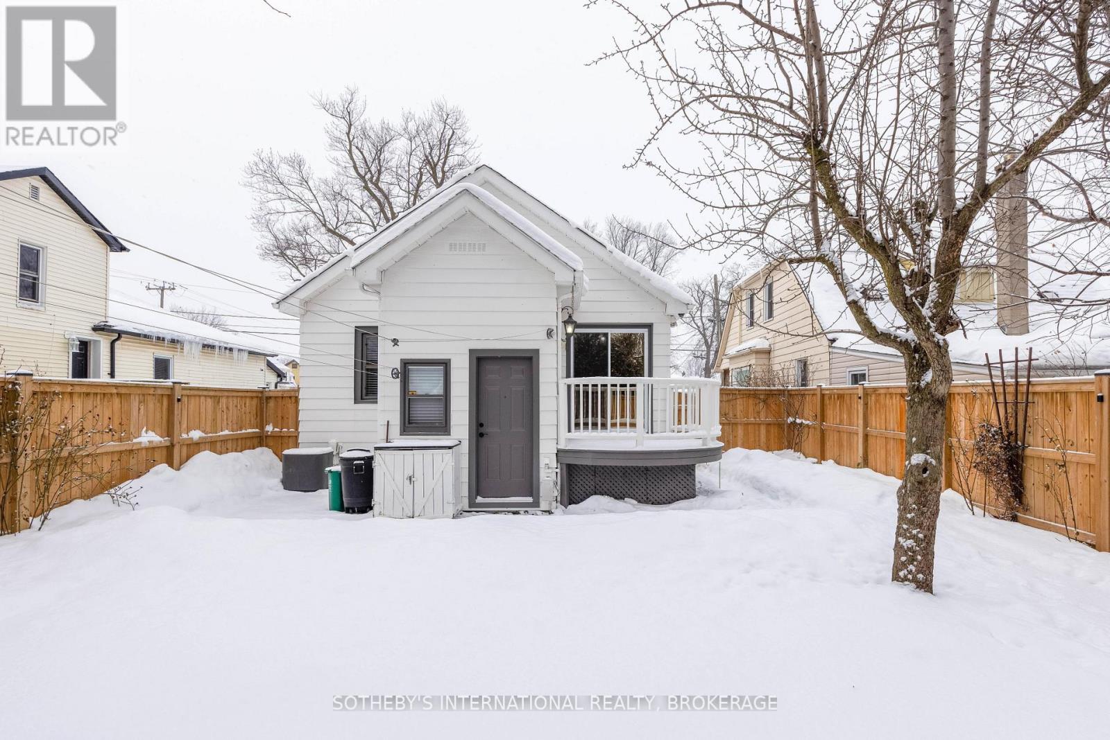 18 Dexter Street, St. Catharines, Ontario  L2S 2L6 - Photo 6 - X12778536