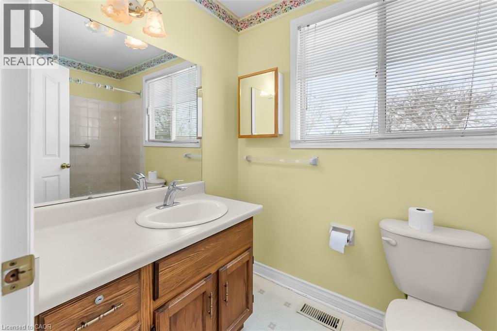 10 Heritage Court, St. Catharines, Ontario  L2S 3H8 - Photo 17 - 40800646