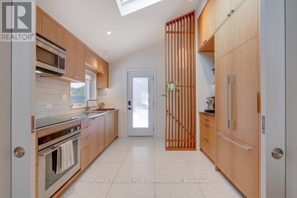 6 Munson Crescent, Toronto, Ontario  M1P 3M7 - Photo 4 - E12778508