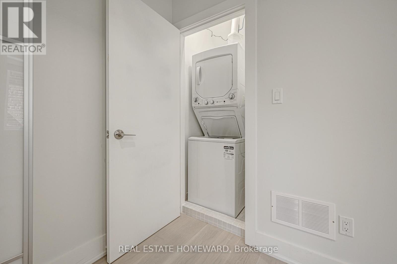 A - 40 Dewhurst Boulevard, Toronto, Ontario  M4J 3H9 - Photo 20 - E12778614