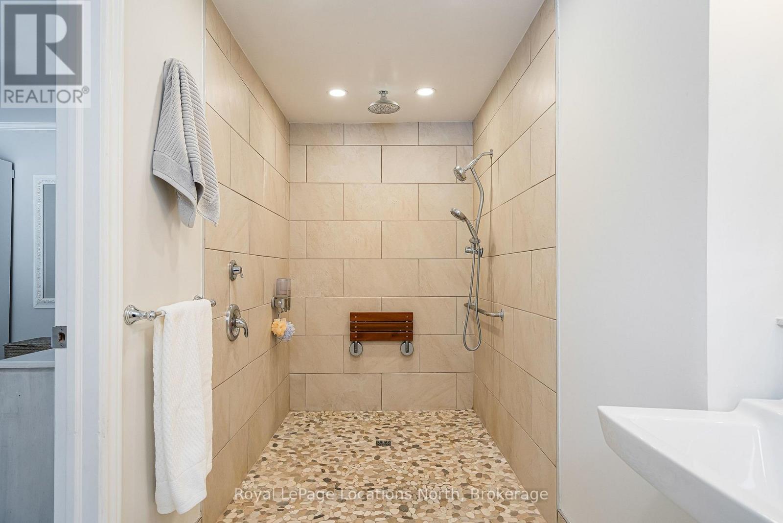 23 Huron Street W, Blue Mountains, Ontario  N0H 2P0 - Photo 19 - X12778690