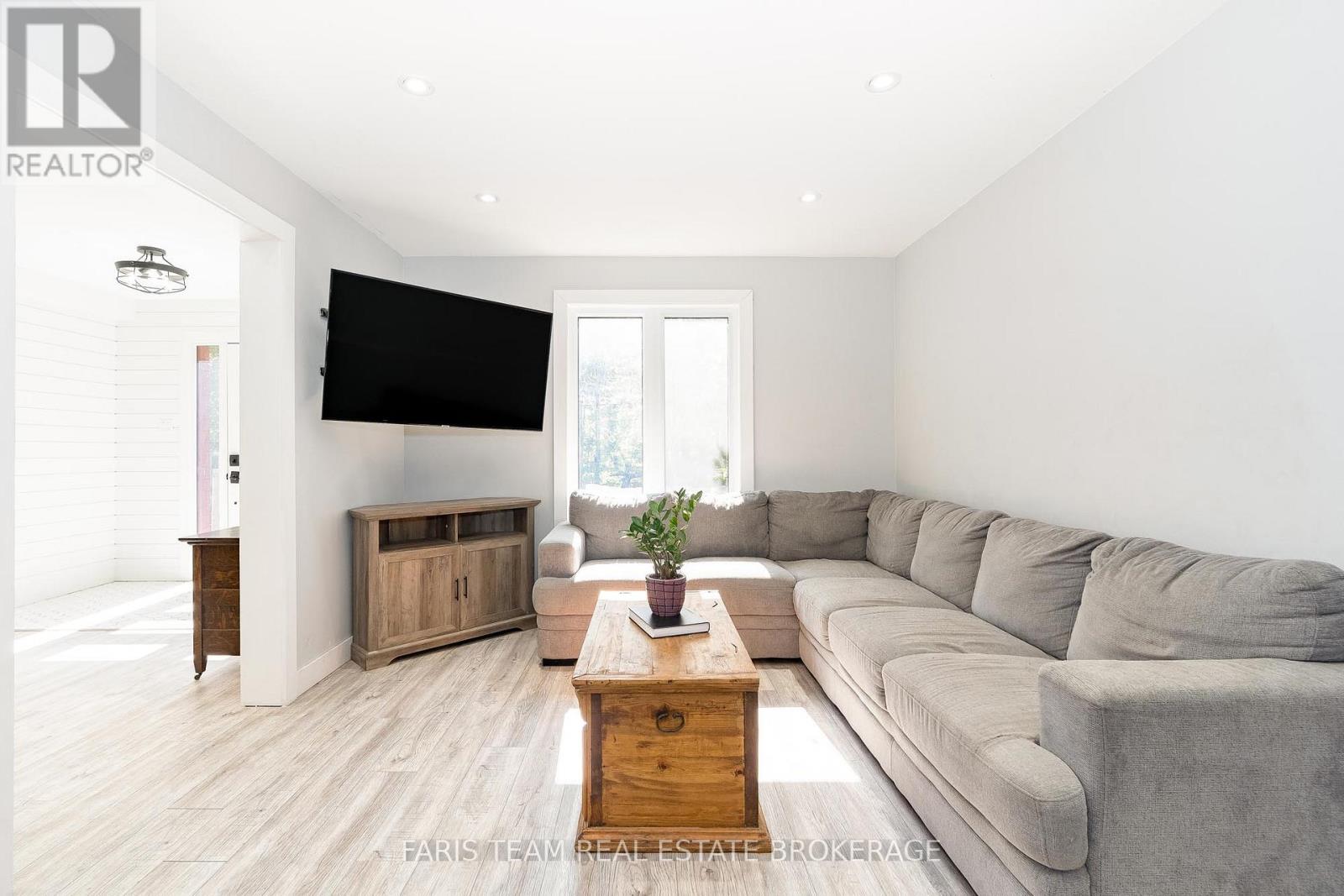 1844 Oakwood Road, Innisfil, Ontario  L9S 2W1 - Photo 14 - N12778478