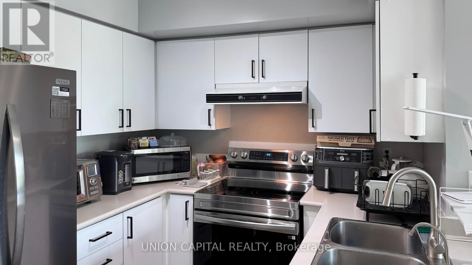 217 - 3 Ellesmere Street, Richmond Hill, Ontario  L4B 4N2 - Photo 8 - N12778520