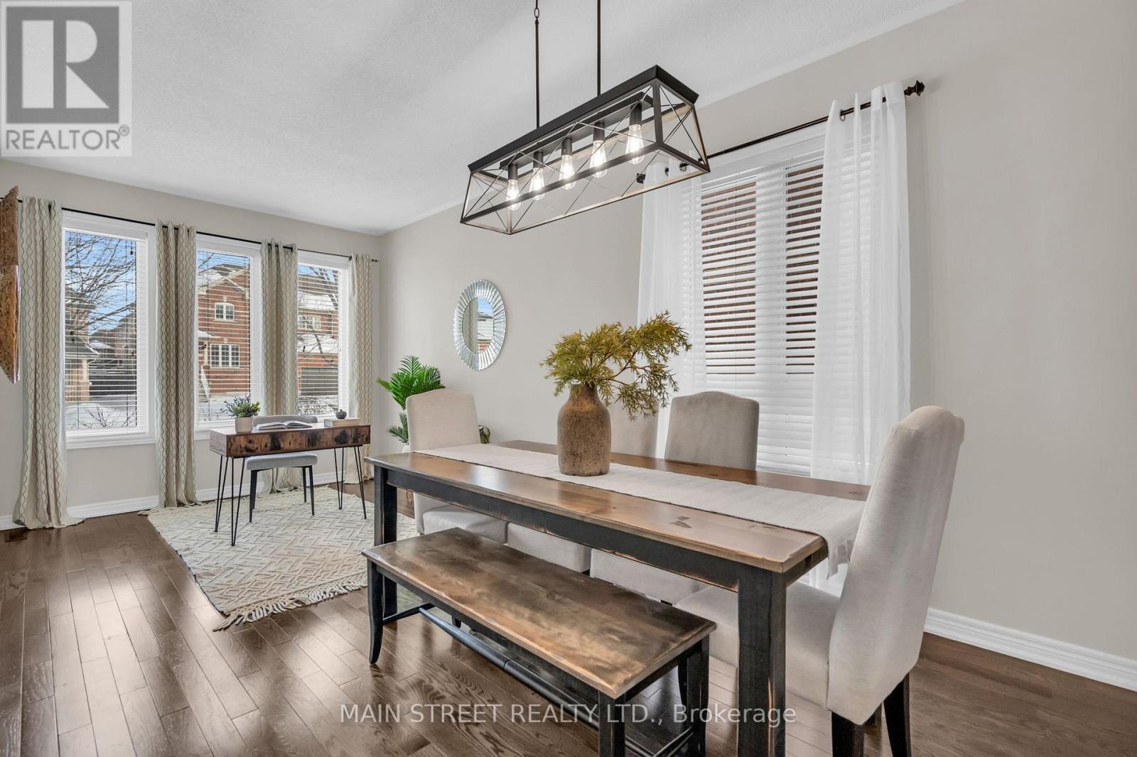 382 Conover Avenue, Aurora, Ontario  L4G 0J1 - Photo 3 - N12778596