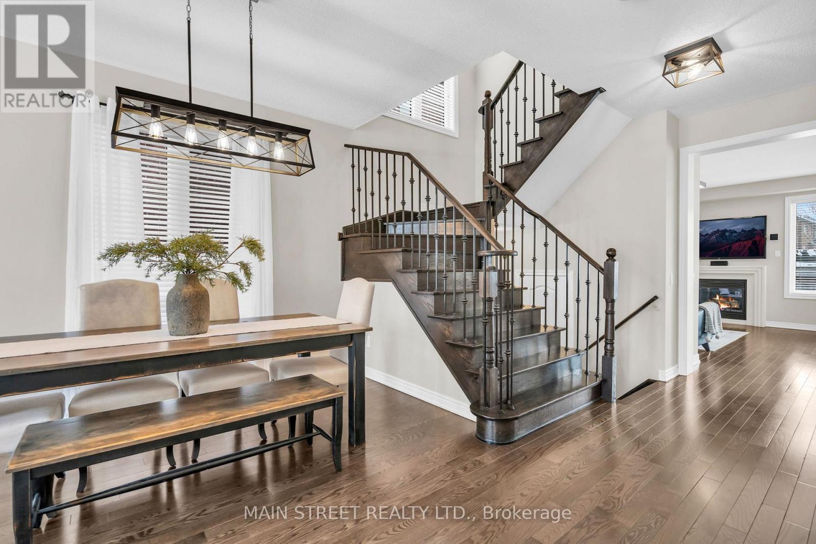 382 Conover Avenue, Aurora, Ontario  L4G 0J1 - Photo 4 - N12778596