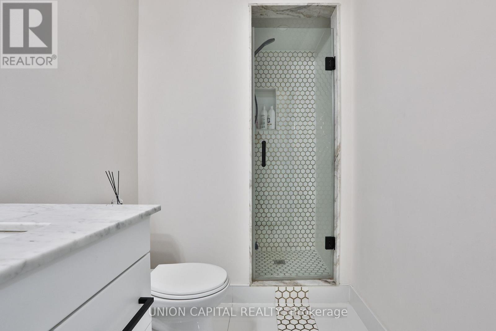 21 Avon Crescent, Vaughan, Ontario  L4L 1H4 - Photo 33 - N12778654