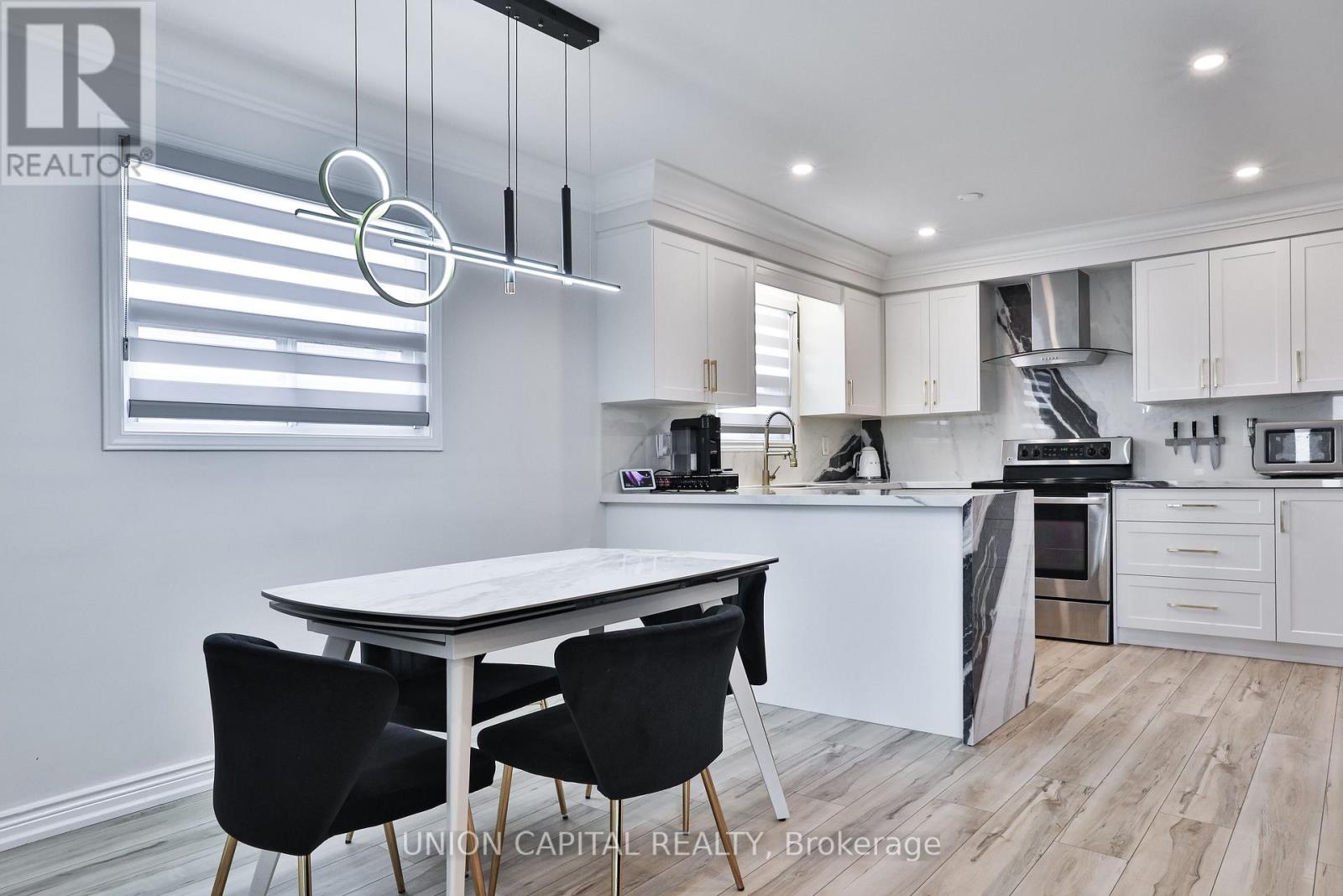 21 Avon Crescent, Vaughan, Ontario  L4L 1H4 - Photo 9 - N12778654