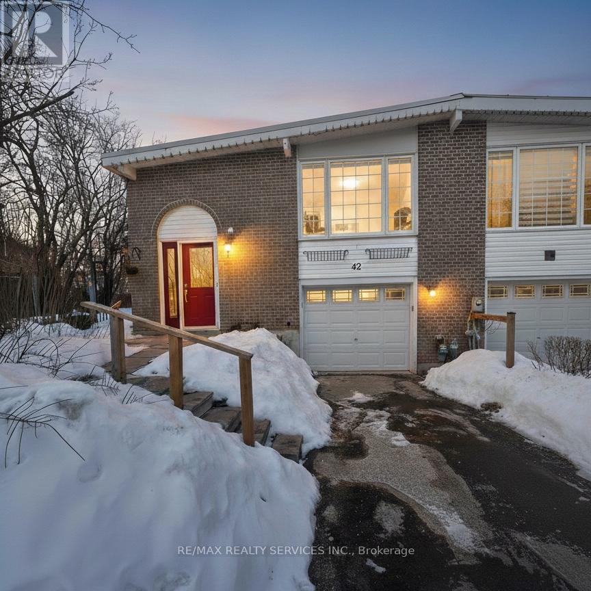 42 Alphonsus Court, New Tecumseth (Tottenham), Ontario  L0G 1W0 - Photo 1 - N12778714