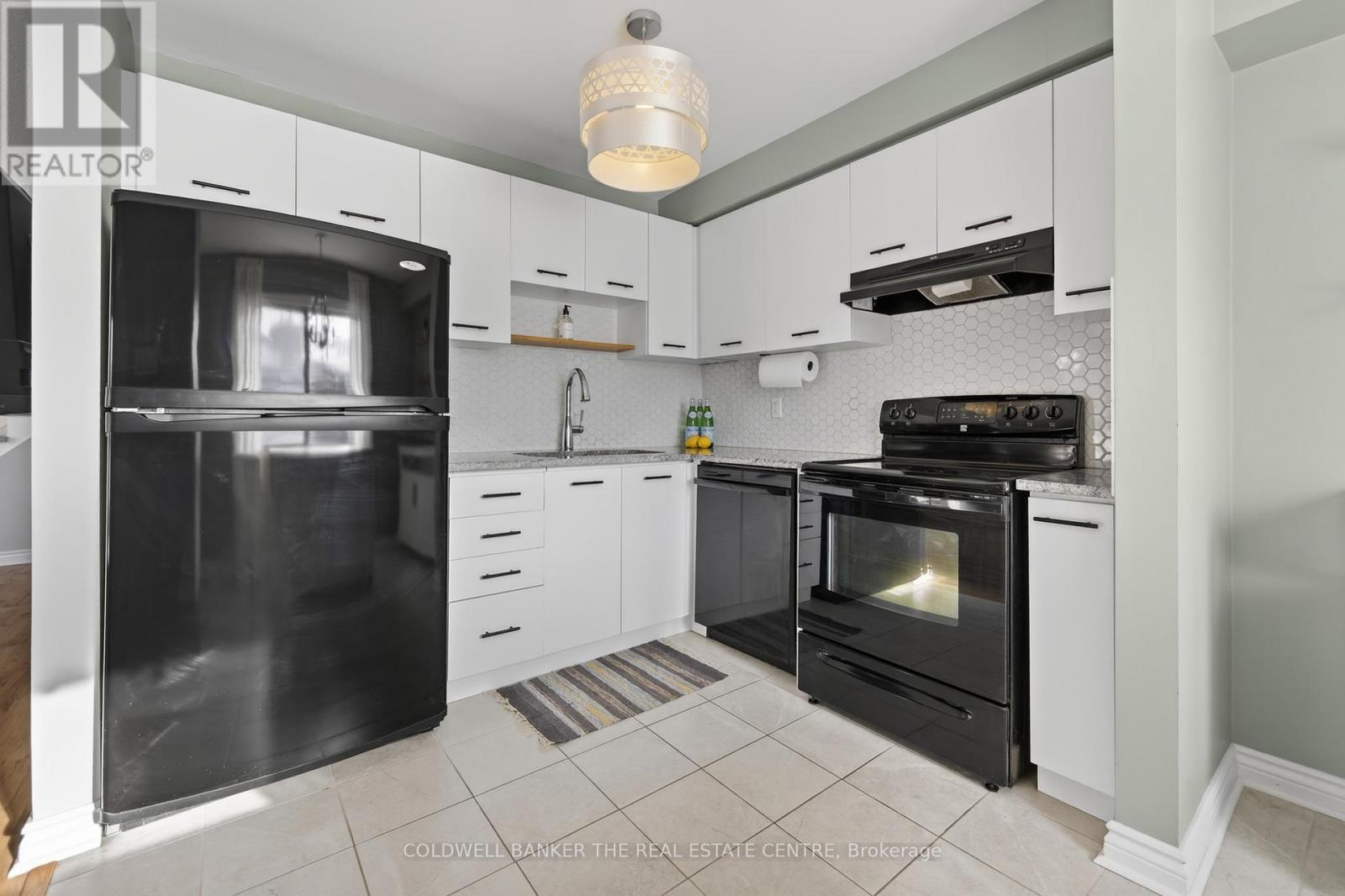 2 - 21 Meadow Lane, Barrie, Ontario  L4N 7K3 - Photo 5 - S12774304