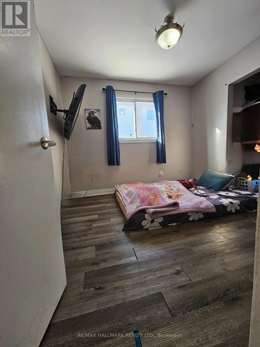 88 B Bernick Drive, Barrie, Ontario  L4M 2V6 - Photo 8 - S12778484