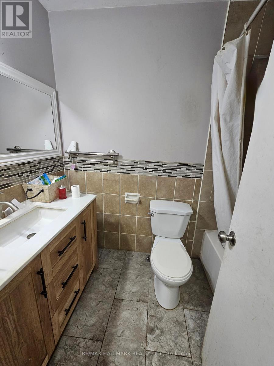 88 B Bernick Drive, Barrie, Ontario  L4M 2V6 - Photo 9 - S12778484