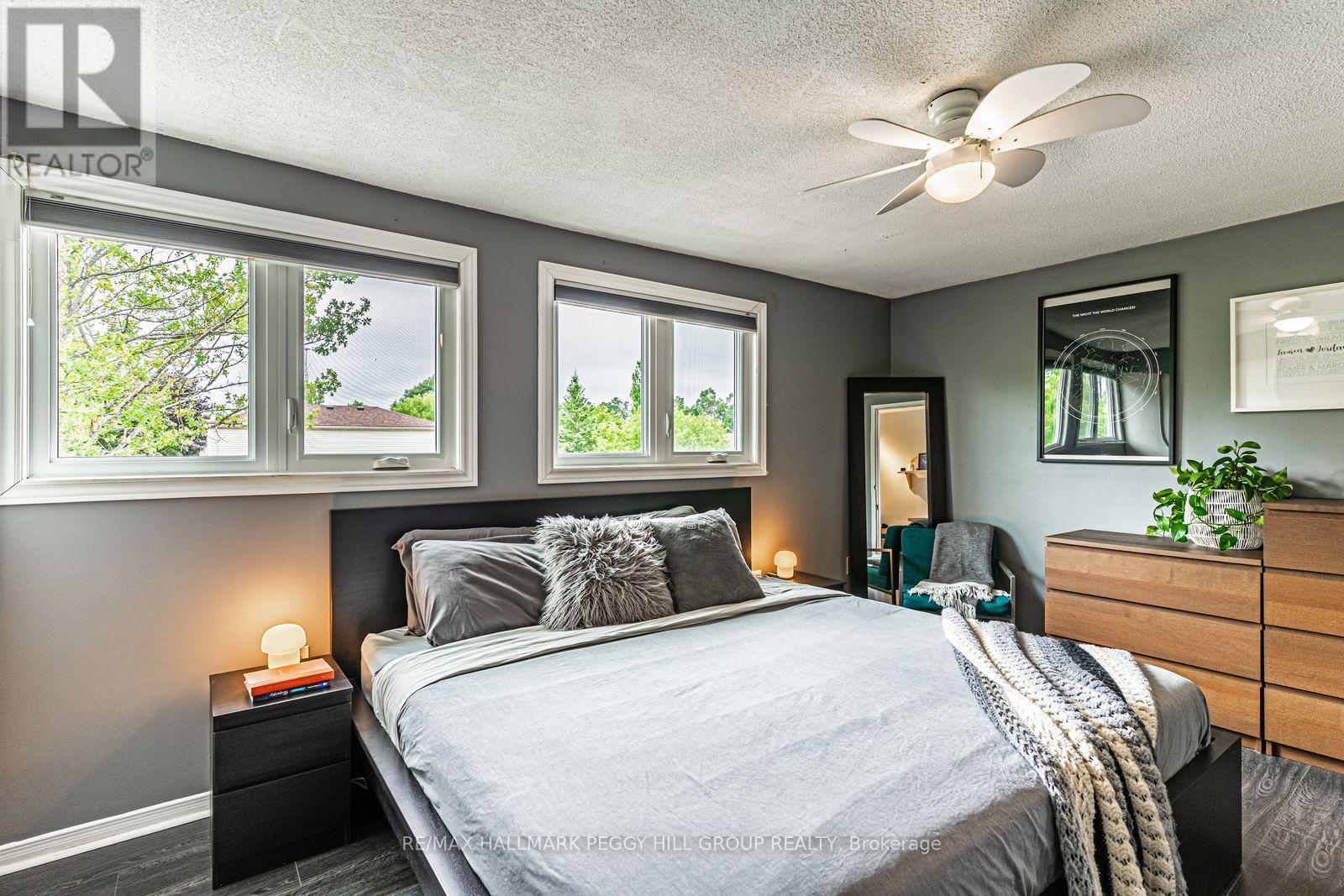 72 Maitland Drive, Barrie (Grove East), Ontario  L4M 5V4 - Photo 5 - S12778698