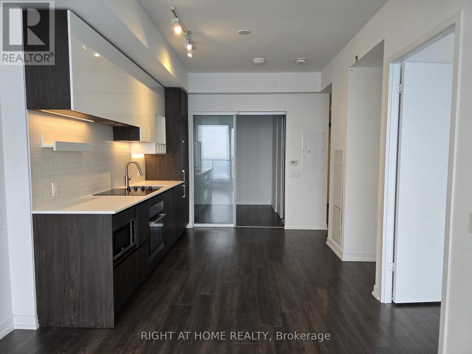 4905 - 5 Buttermill Avenue, Vaughan (Vaughan Corporate Centre), Ontario  L4K 0T5 - Photo 17 - N12657576