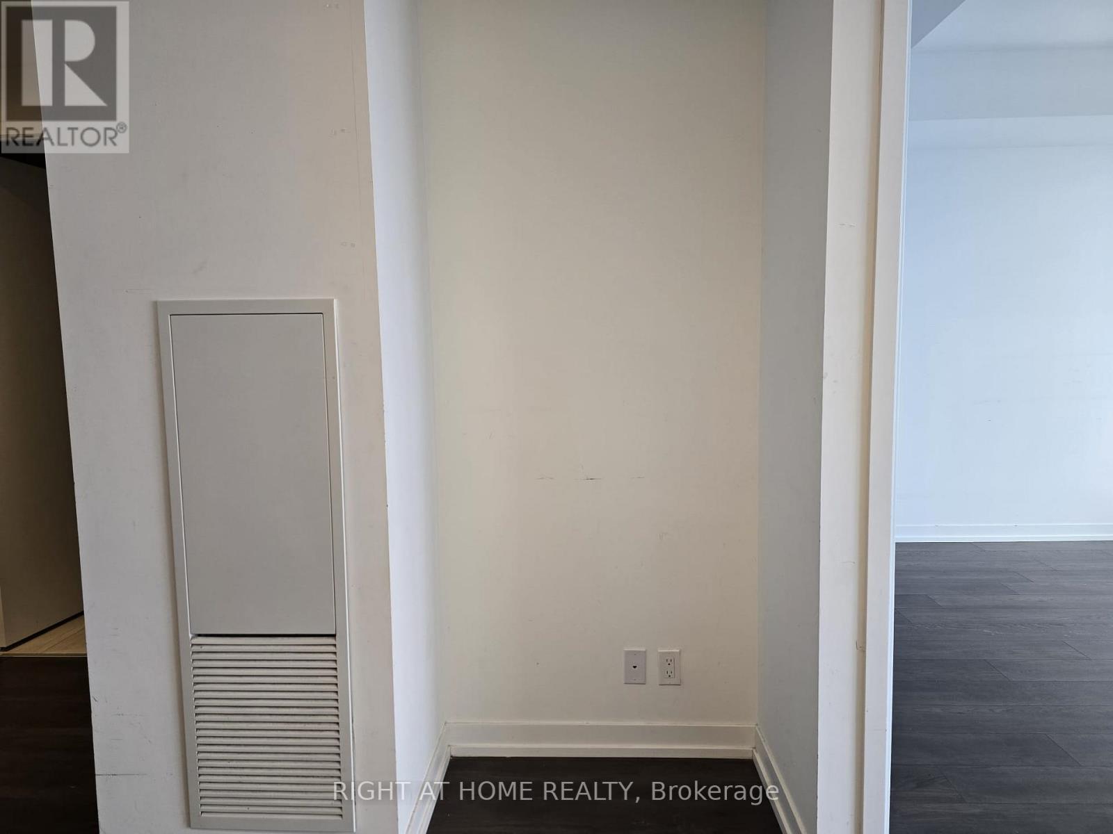 4905 - 5 Buttermill Avenue, Vaughan (Vaughan Corporate Centre), Ontario  L4K 0T5 - Photo 27 - N12657576