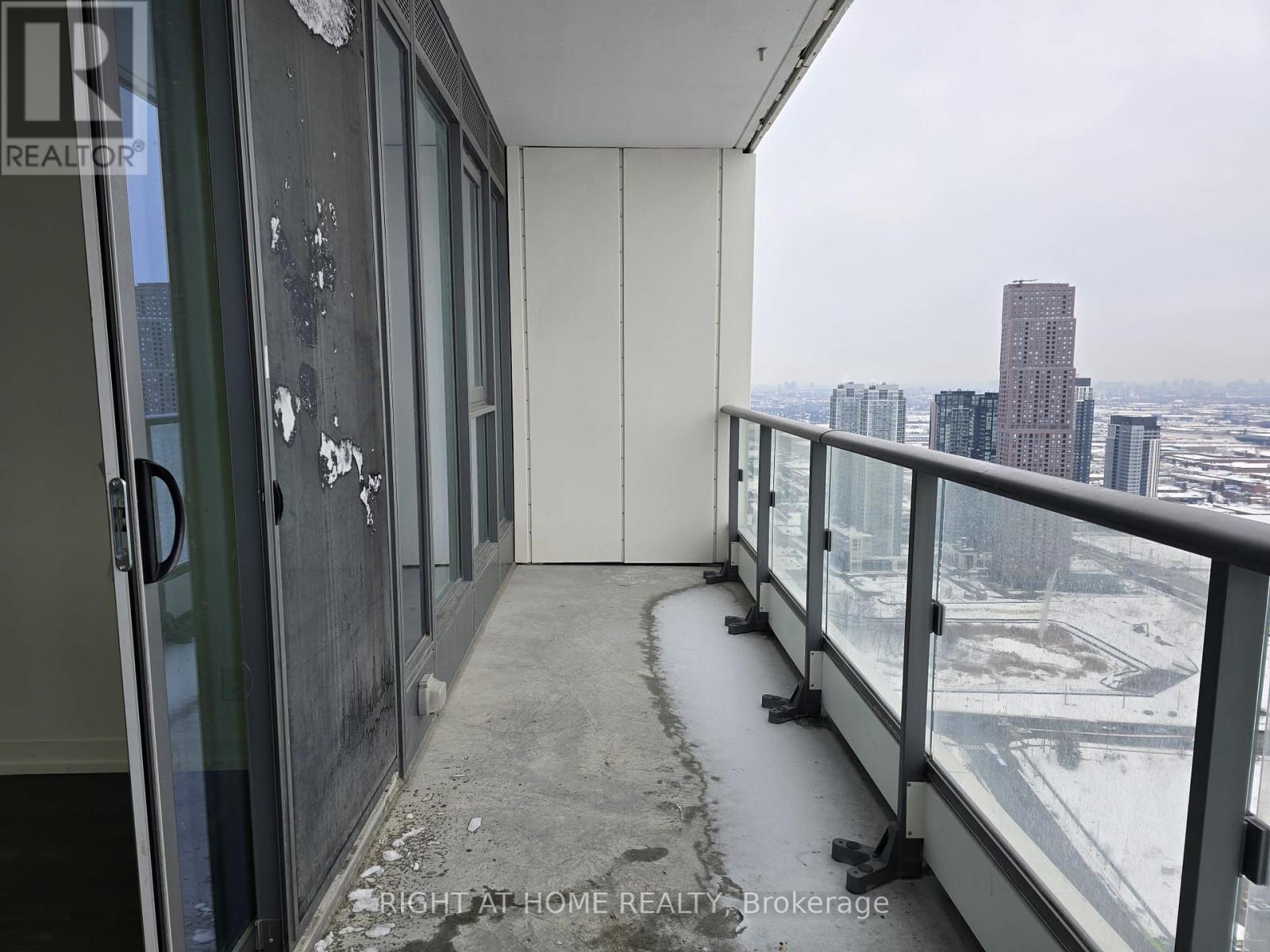 4905 - 5 Buttermill Avenue, Vaughan (Vaughan Corporate Centre), Ontario  L4K 0T5 - Photo 6 - N12657576