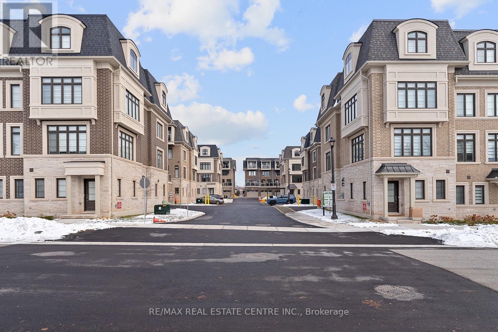 47 - 2140 Trafalgar Rd Road, Oakville (Ro River Oaks), Ontario  L6B 7H2 - Photo 4 - W12778474