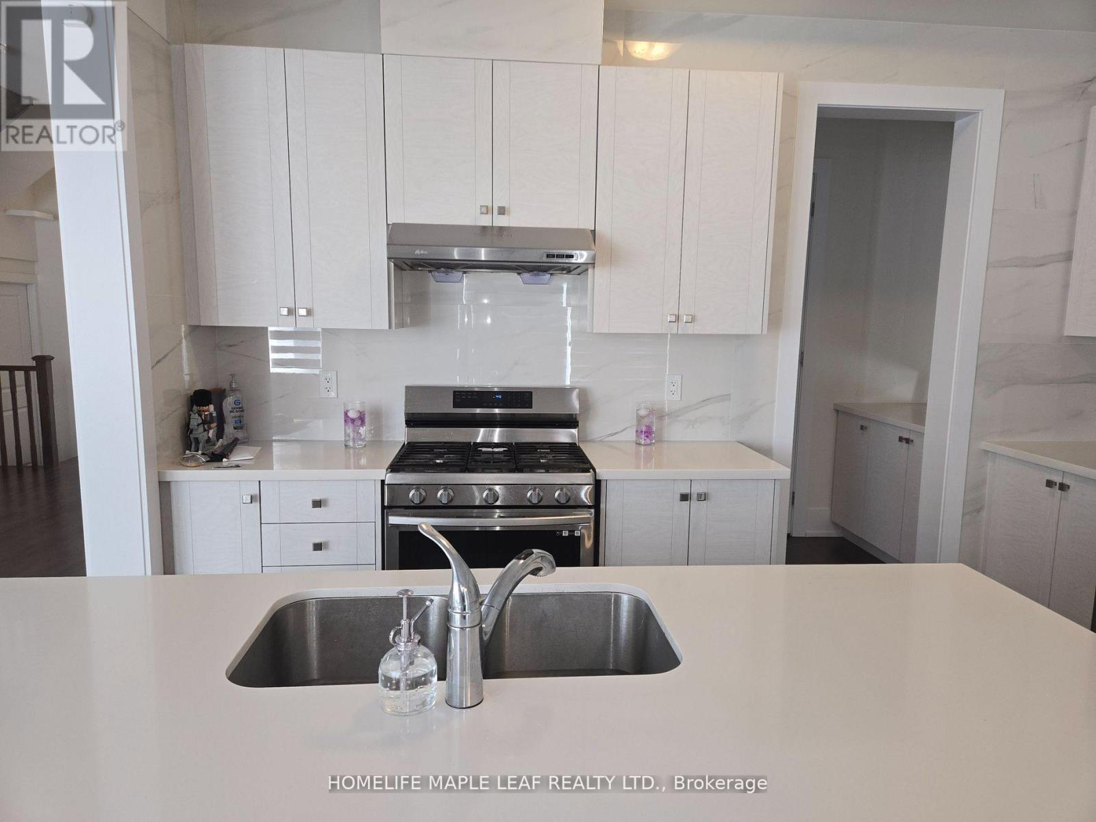 20 Spinland Street, Caledon, Ontario  L2C 4K4 - Photo 15 - W12778506