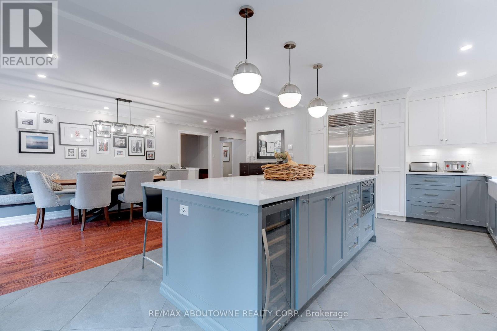 1586 Heritage Way, Oakville, Ontario  L6M 2Z5 - Photo 9 - W12778524