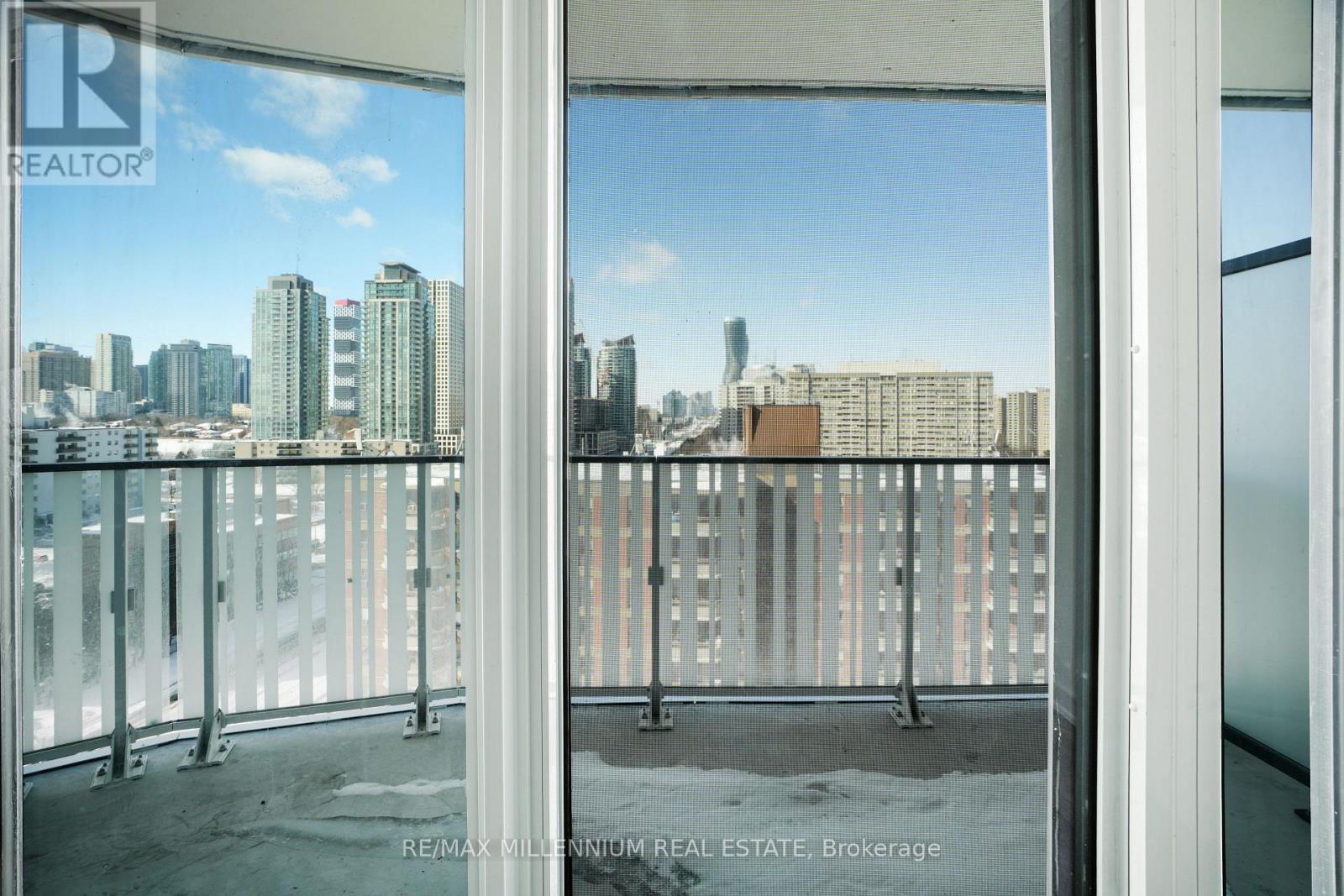 1107 - 1 Fairview Road E, Mississauga, Ontario  L5A 4C6 - Photo 10 - W12778530