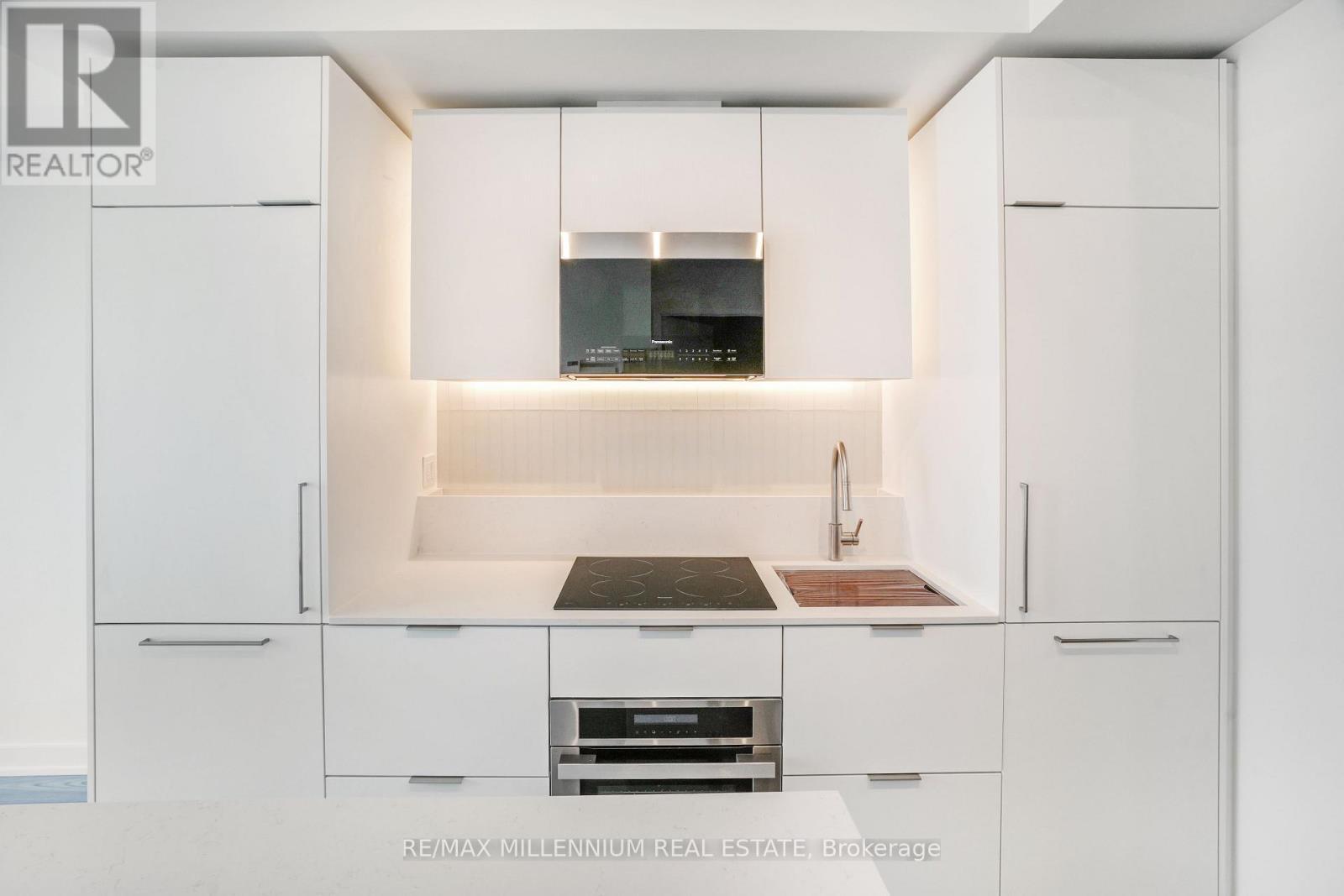 1107 - 1 Fairview Road E, Mississauga, Ontario  L5A 4C6 - Photo 5 - W12778530