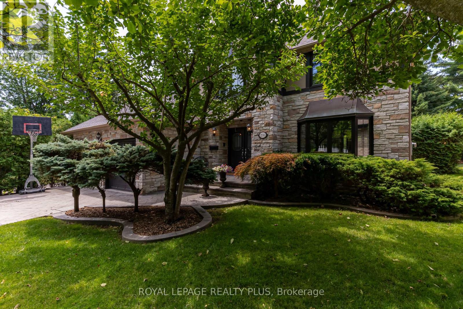 2530 Jarvis Street, Mississauga, Ontario  L5C 2P6 - Photo 1 - W12778592