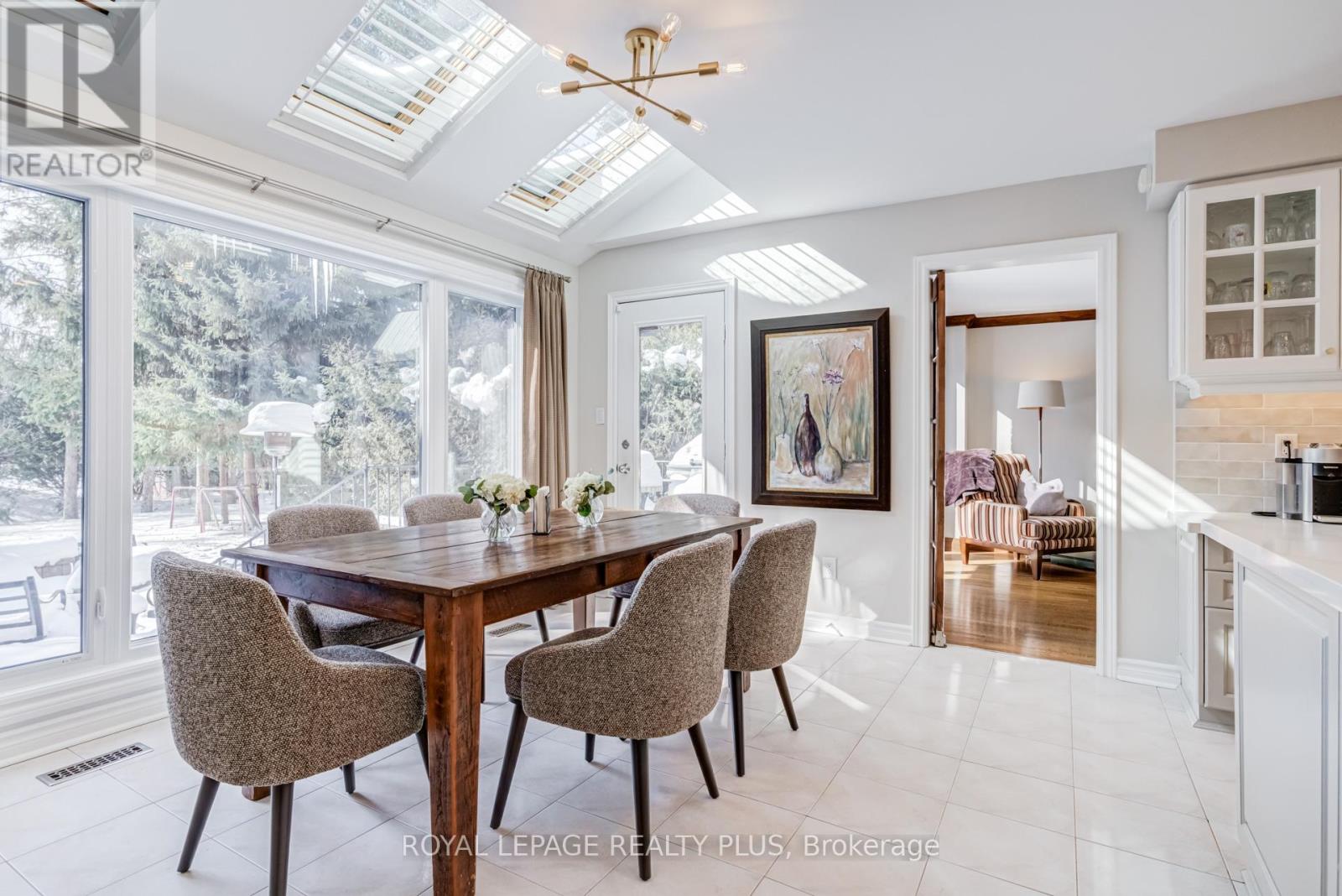 2530 Jarvis Street, Mississauga, Ontario  L5C 2P6 - Photo 10 - W12778592