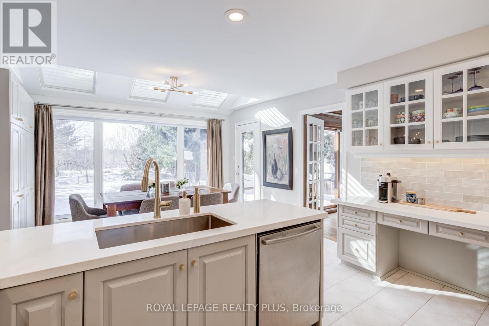 2530 Jarvis Street, Mississauga, Ontario  L5C 2P6 - Photo 15 - W12778592