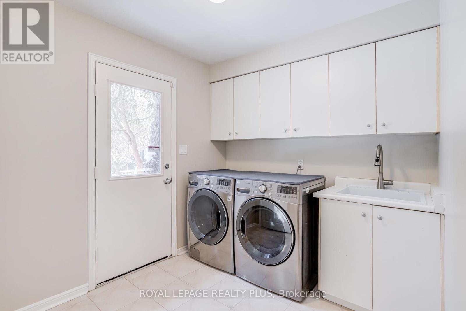 2530 Jarvis Street, Mississauga, Ontario  L5C 2P6 - Photo 20 - W12778592