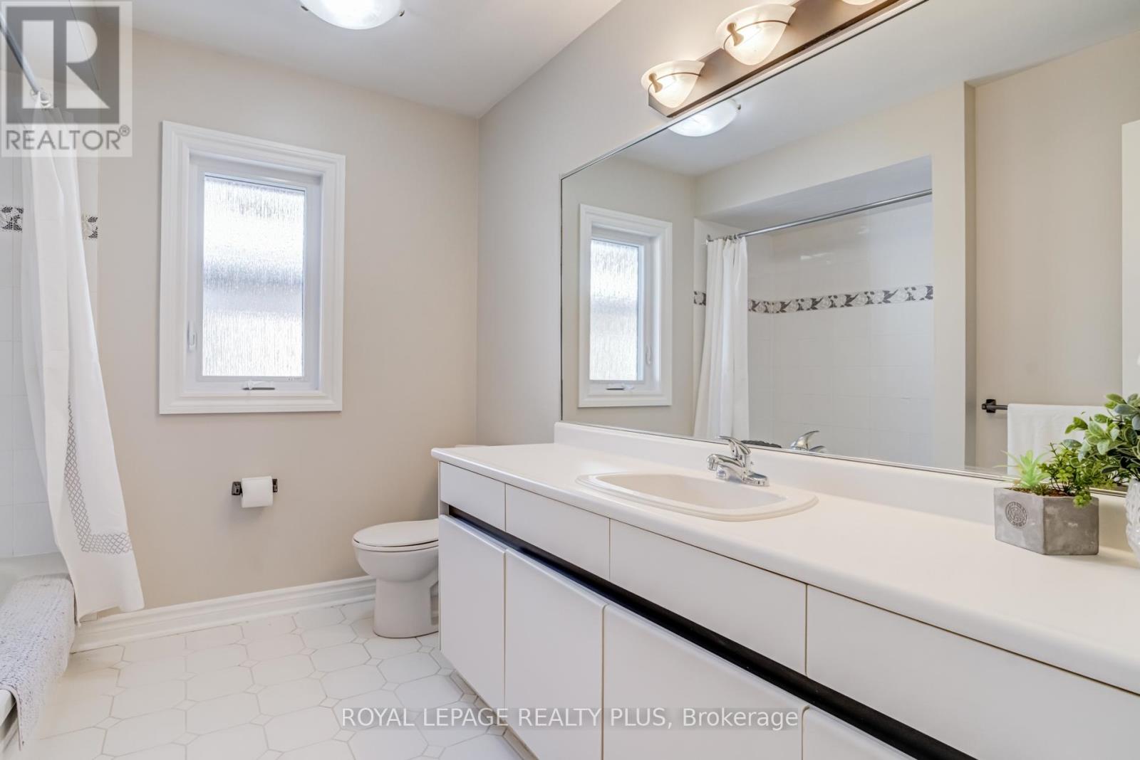 2530 Jarvis Street, Mississauga, Ontario  L5C 2P6 - Photo 32 - W12778592