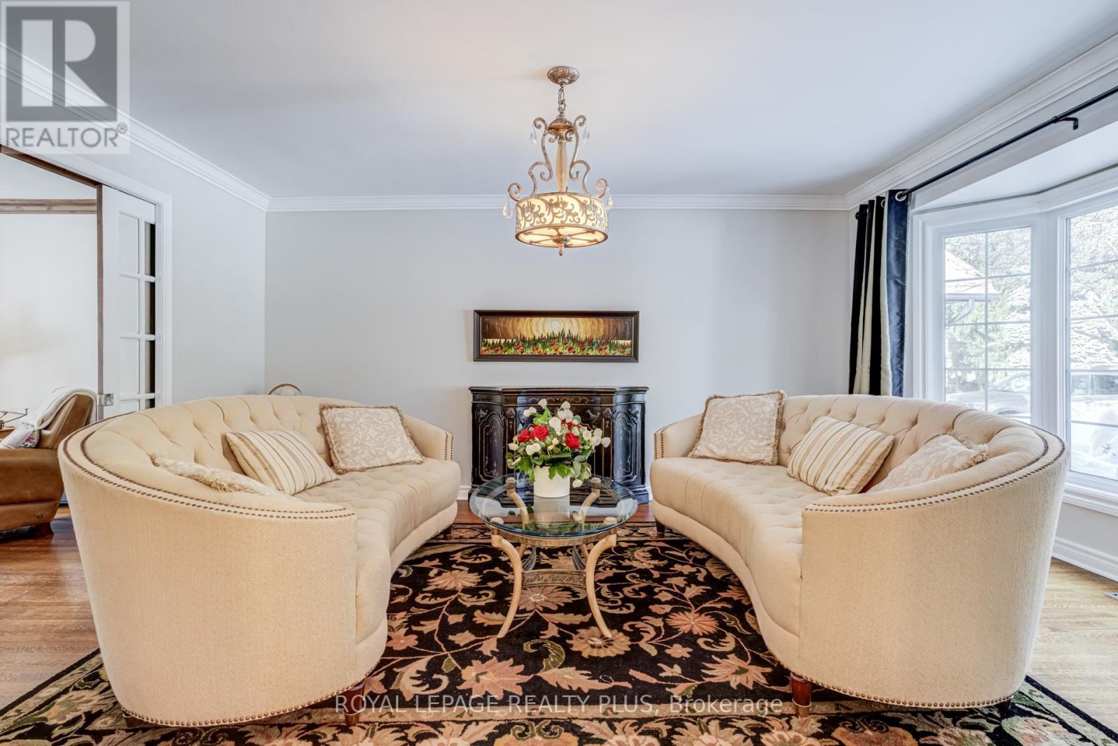 2530 Jarvis Street, Mississauga, Ontario  L5C 2P6 - Photo 6 - W12778592