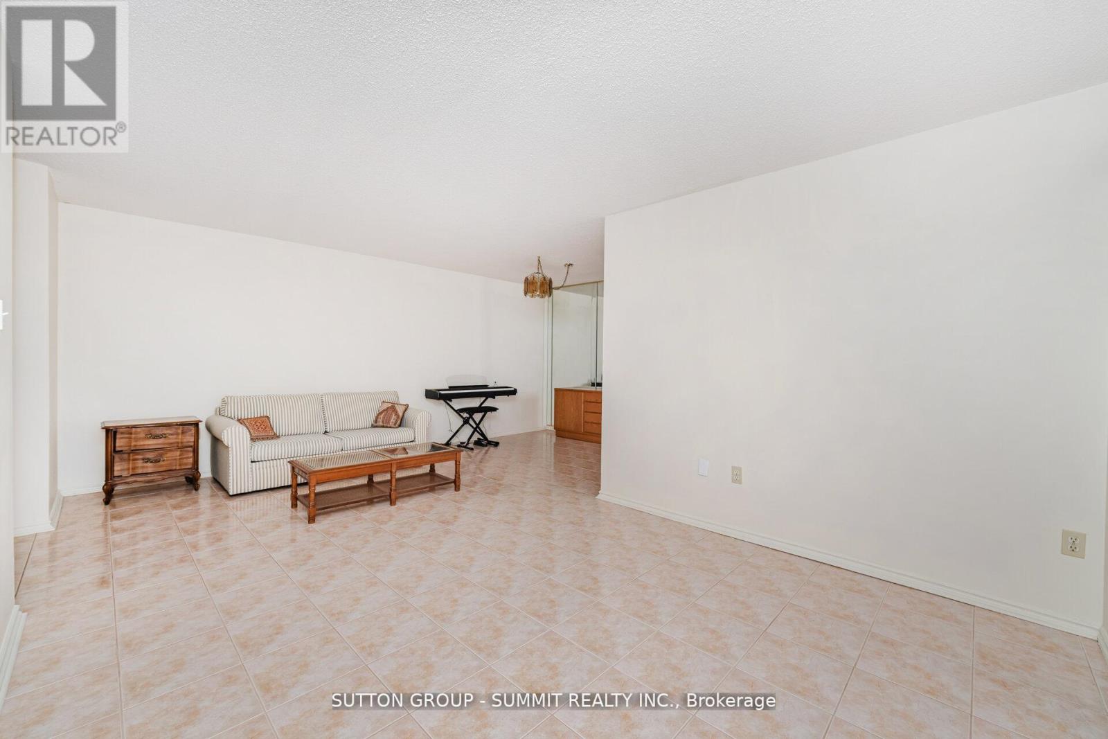 1005 - 100 County Court Boulevard, Brampton (Fletcher's Creek South), Ontario  L6W 3X1 - Photo 11 - W12778598