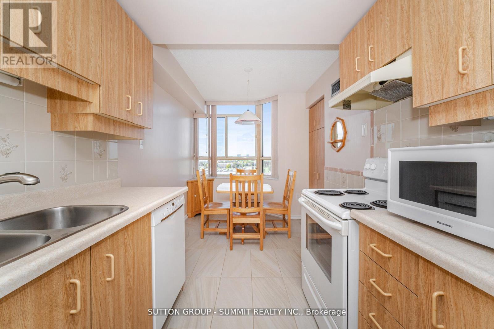 1005 - 100 County Court Boulevard, Brampton (Fletcher's Creek South), Ontario  L6W 3X1 - Photo 14 - W12778598