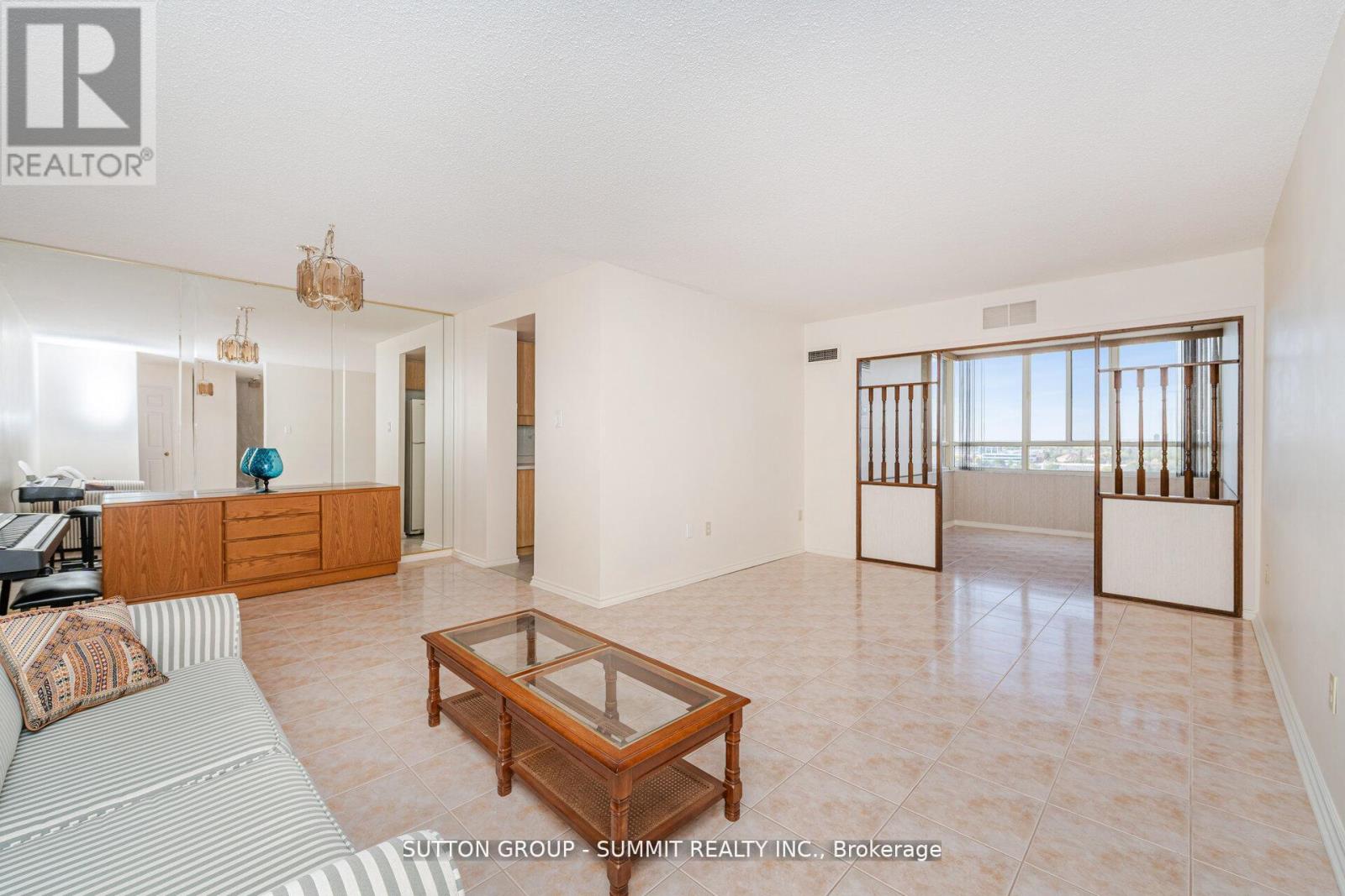 1005 - 100 County Court Boulevard, Brampton (Fletcher's Creek South), Ontario  L6W 3X1 - Photo 9 - W12778598