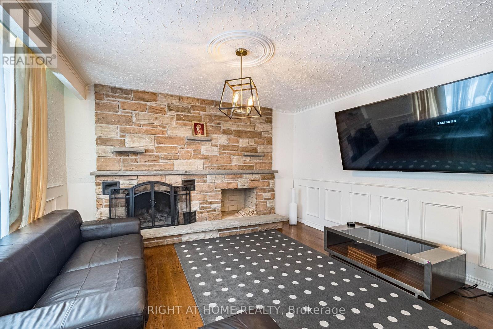 2123 Gordon Drive, Mississauga, Ontario  L5B 1S6 - Photo 25 - W12778616