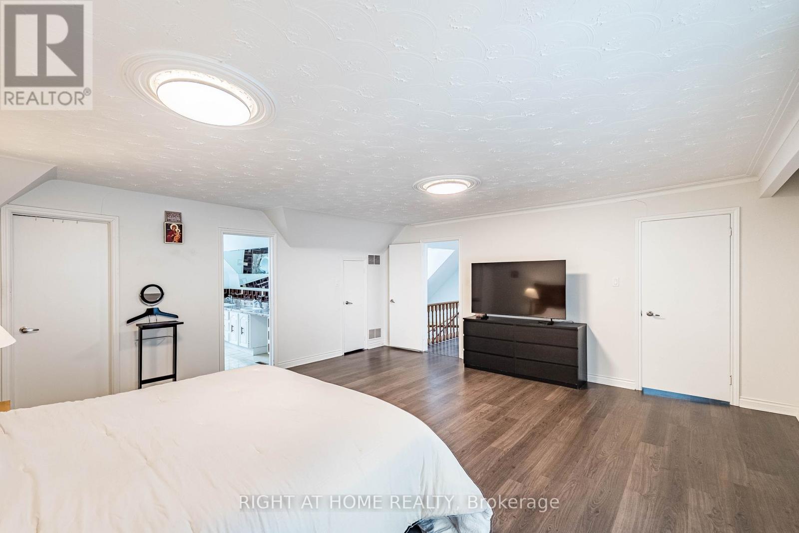 2123 Gordon Drive, Mississauga, Ontario  L5B 1S6 - Photo 31 - W12778616