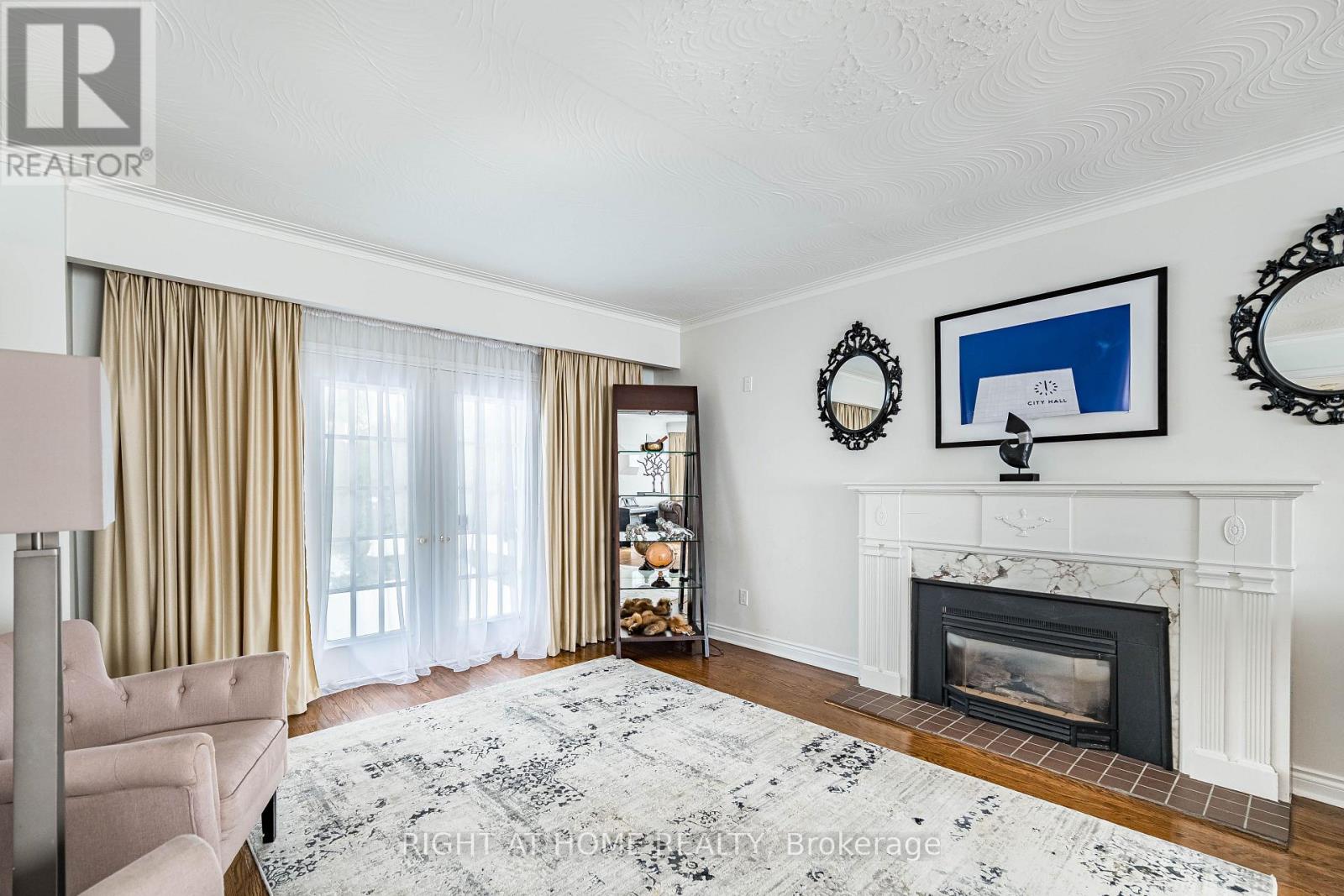 2123 Gordon Drive, Mississauga, Ontario  L5B 1S6 - Photo 9 - W12778616