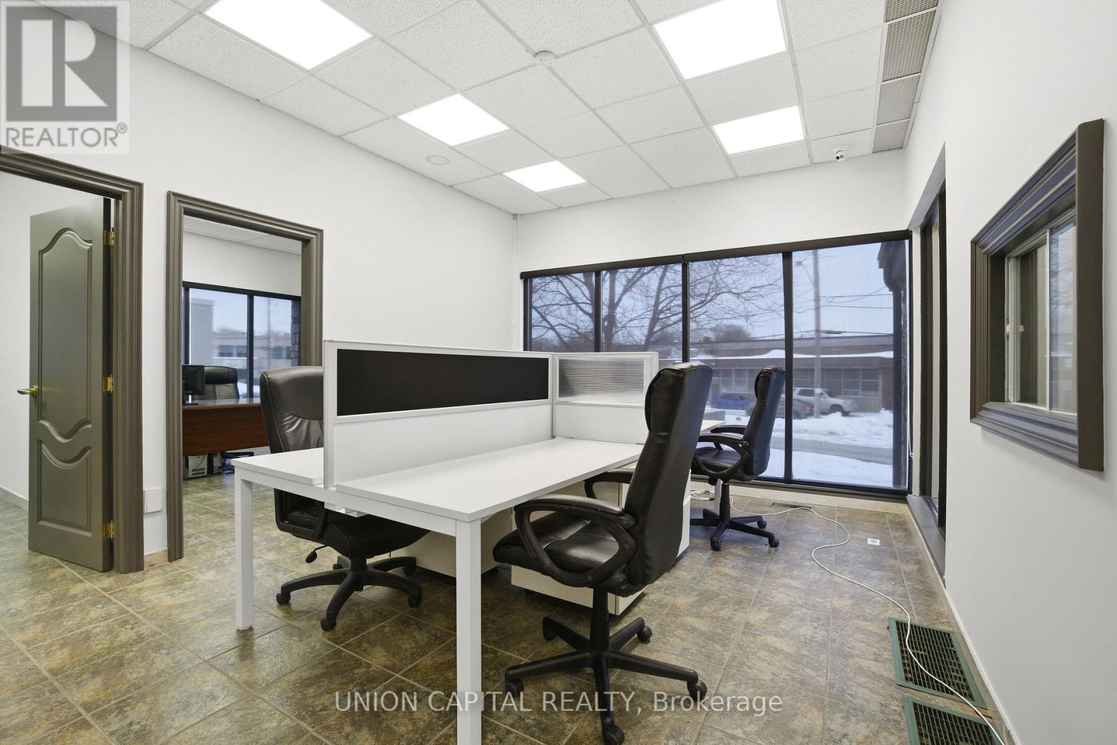 15 Airview Road, Toronto (West Humber-Clairville), Ontario  M9W 4P1 - Photo 11 - W12778666