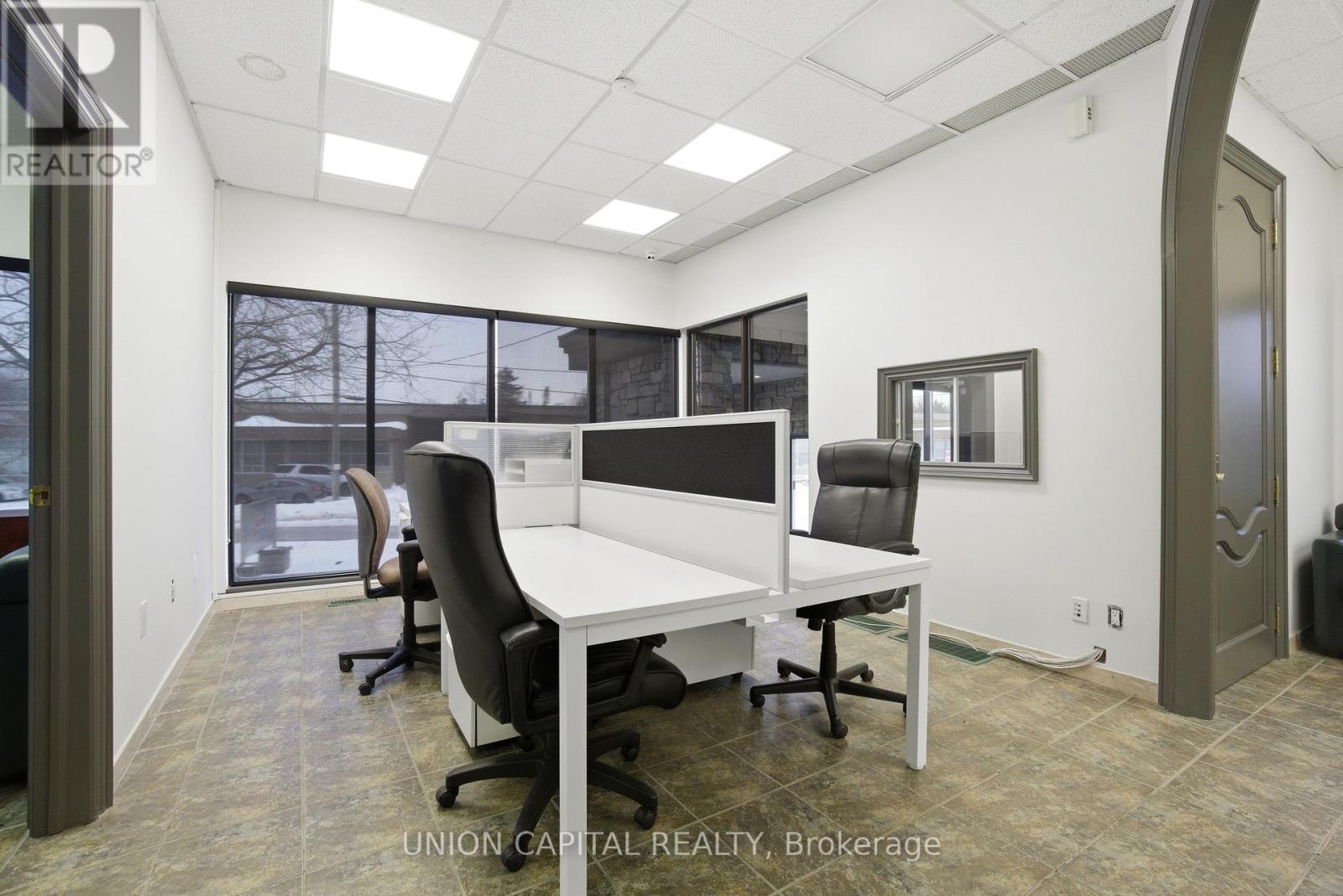 15 Airview Road, Toronto (West Humber-Clairville), Ontario  M9W 4P1 - Photo 12 - W12778666