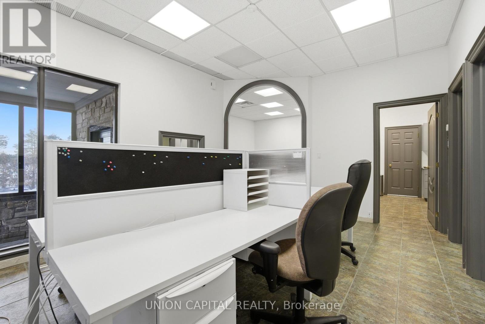 15 Airview Road, Toronto (West Humber-Clairville), Ontario  M9W 4P1 - Photo 13 - W12778666