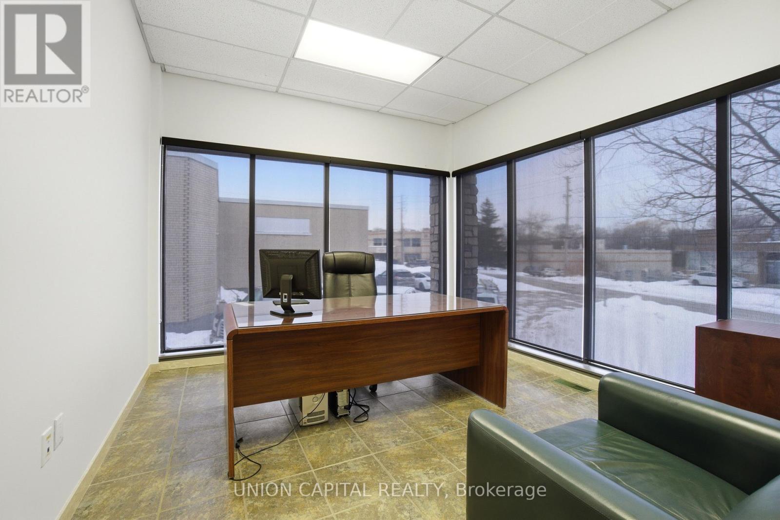 15 Airview Road, Toronto (West Humber-Clairville), Ontario  M9W 4P1 - Photo 15 - W12778666