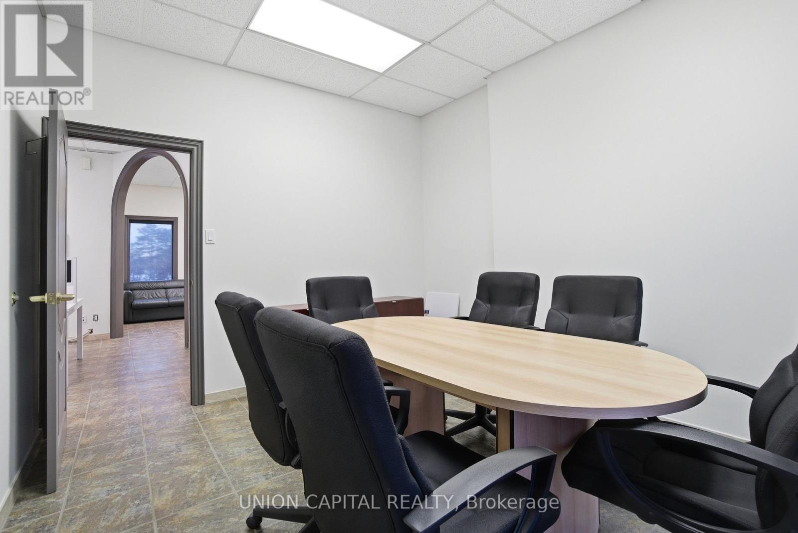 15 Airview Road, Toronto (West Humber-Clairville), Ontario  M9W 4P1 - Photo 18 - W12778666