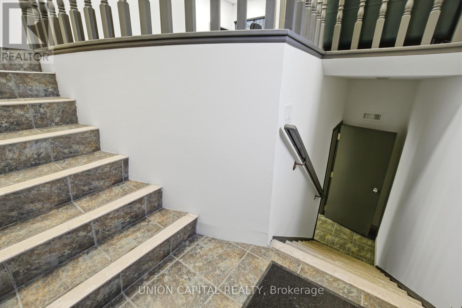 15 Airview Road, Toronto (West Humber-Clairville), Ontario  M9W 4P1 - Photo 25 - W12778666