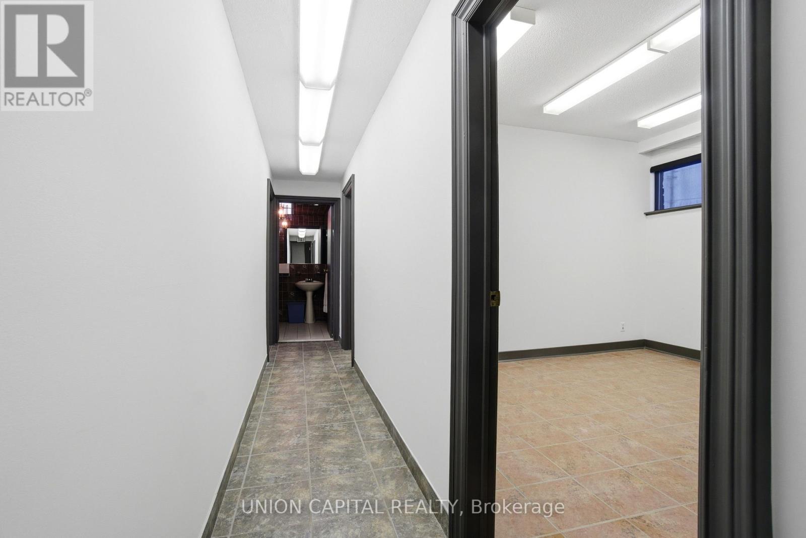 15 Airview Road, Toronto (West Humber-Clairville), Ontario  M9W 4P1 - Photo 26 - W12778666