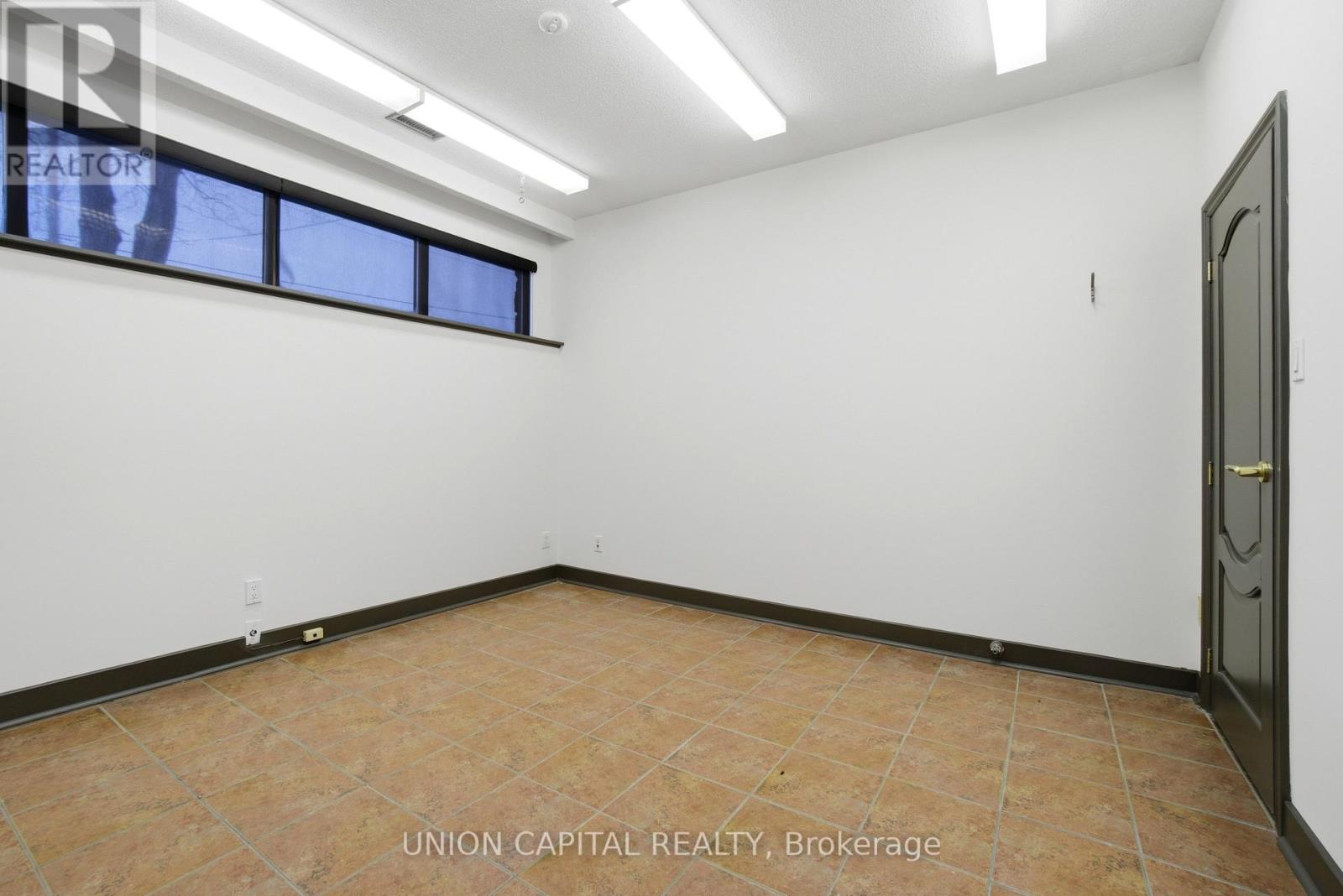 15 Airview Road, Toronto (West Humber-Clairville), Ontario  M9W 4P1 - Photo 30 - W12778666