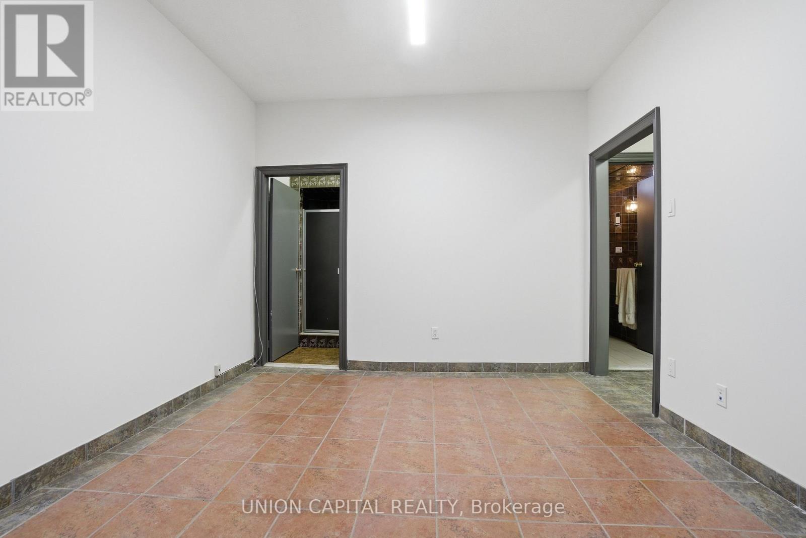 15 Airview Road, Toronto (West Humber-Clairville), Ontario  M9W 4P1 - Photo 38 - W12778666