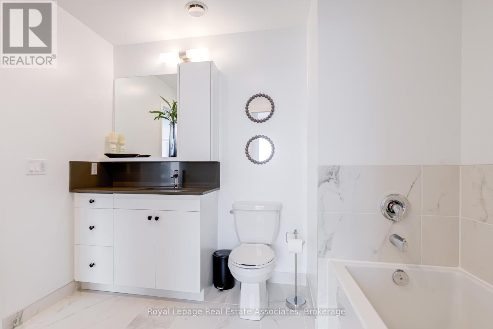 1004 - 1035 Southdown Road, Mississauga, Ontario  L5J 0A3 - Photo 21 - W12778678