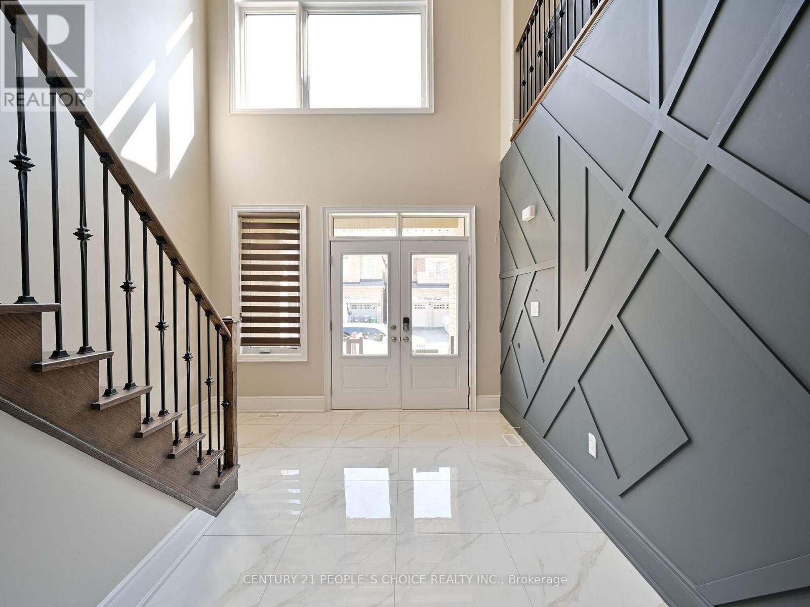 12 Junior Road, Brampton (Northwest Brampton), Ontario  L7A 5J4 - Photo 4 - W12778686