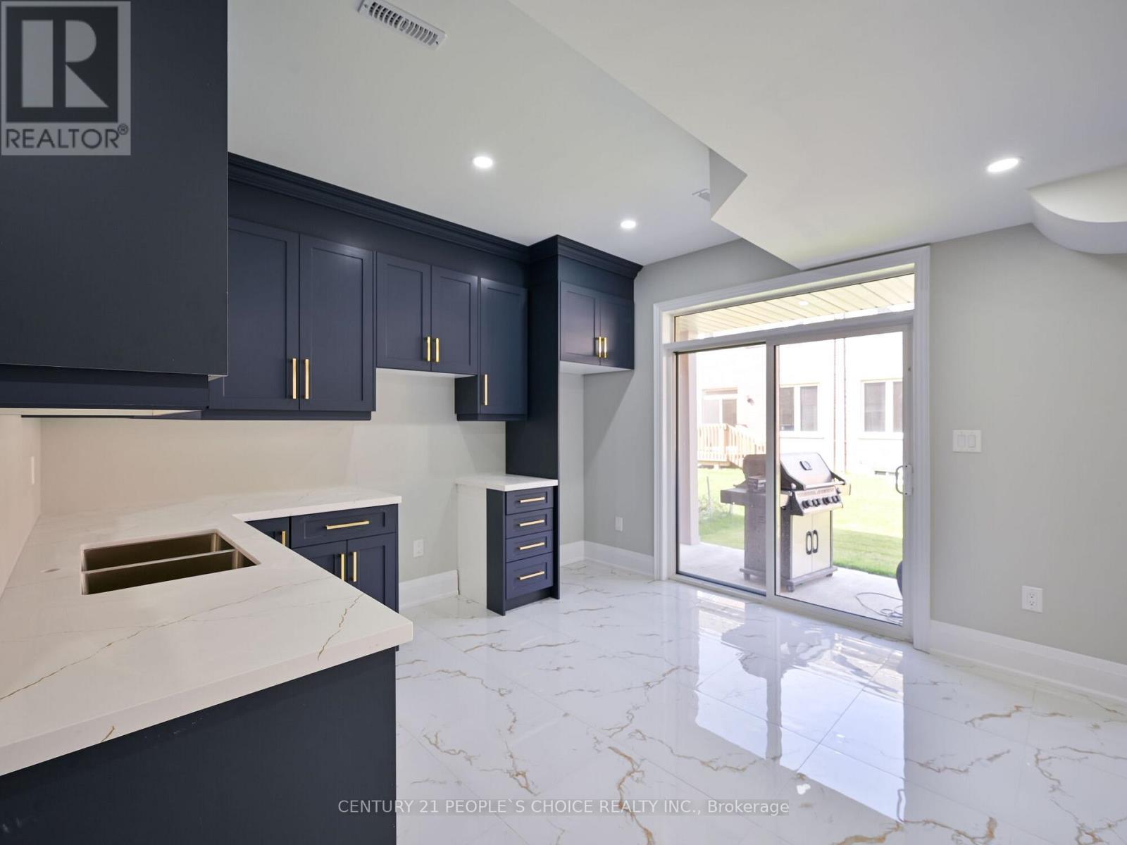 12 Junior Road, Brampton (Northwest Brampton), Ontario  L7A 5J4 - Photo 9 - W12778686